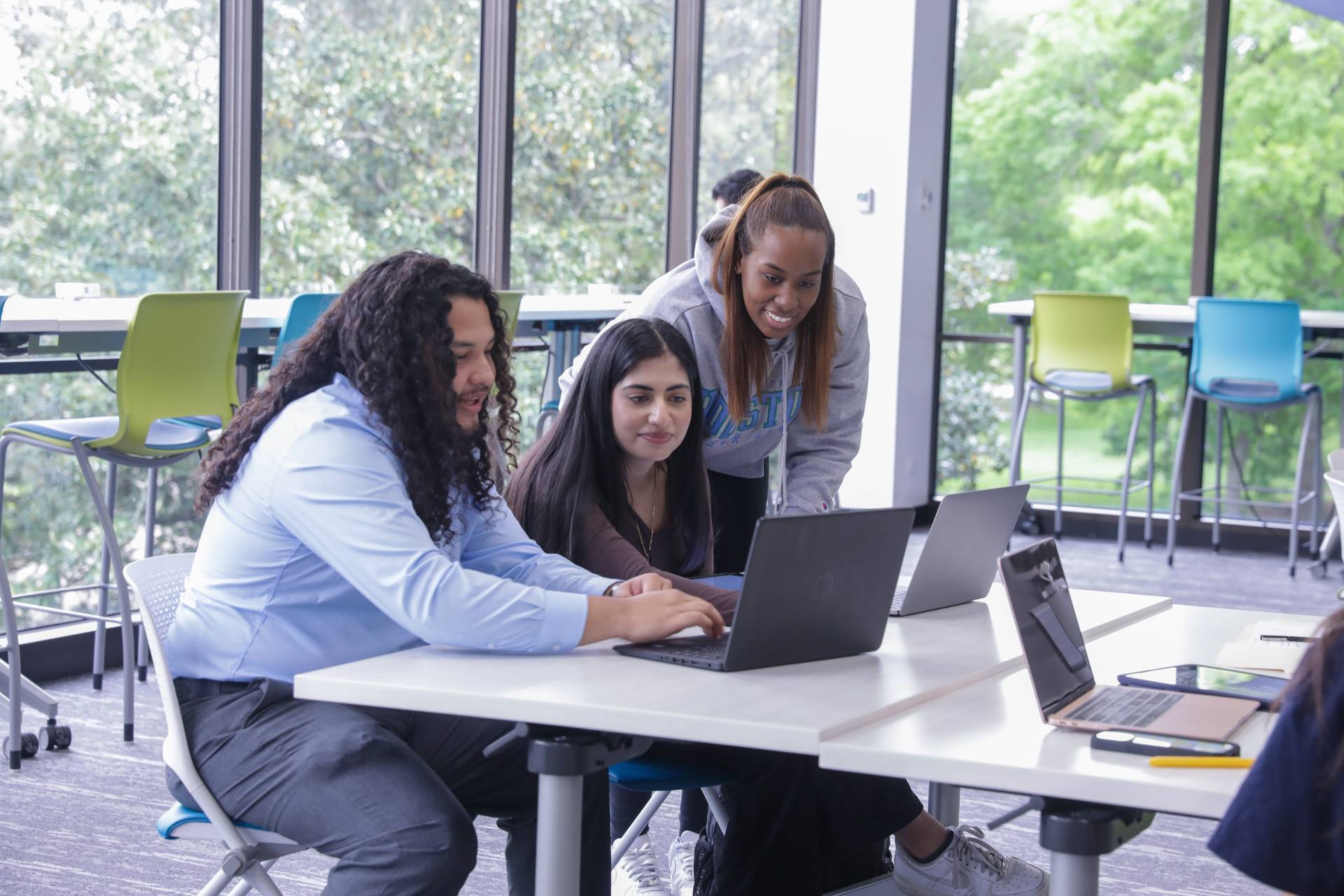  Photo of College of Education students studying together